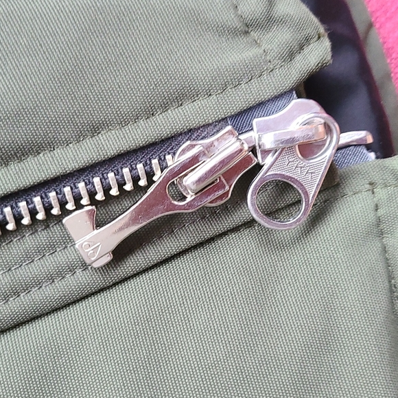 Authentic Moose Knuckles Beaver Bomber short jacket XS military green - Picture 13 of 16